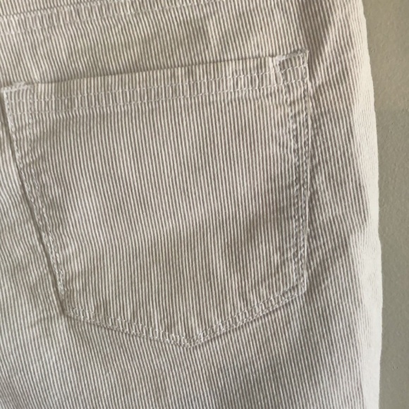 Bermuda  Business Midrise Pinstripe Shorts Size 7/8 - Picture 6 of 8